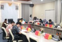 Pansus DPRD Kota Batam yang membahas Rancangan Peraturan Daerah (Ranperda) tentang Penyelenggaraan Administrasi Kependudukan, kemarin.