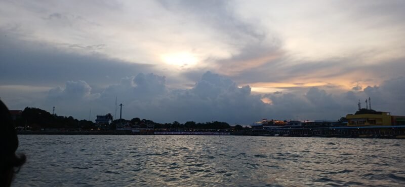 BMKG juga mengingatkan bahwa gelombang setinggi 1,25 hingga 2,5 meter diperkirakan di perairan Kepri