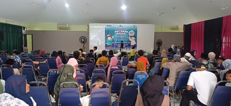 Pegadaian Area Batam menggelar khitanan massal gratis bertajuk “Langkah Emas Anak Soleh” di Asrama Haji Batam, Minggu (28/12/2025).