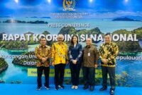 Pj Sekdaprov Kepri Luki Zaiman Prawira (tengah) di sela menghadiri Rakornas Percepatan Rumusan RUU Daerah Kepulauan di Gedung DPD RI, Jakarta, Selasa (2/12/2025). (Sekdaprov Kepri)