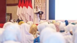 Ketua BKMT Kepri Gelar Dewi Kumalasari Ansar dalam Seminar Keluarga Sakinah, Soroti Tantangan Era Globalisasi di Aula Wan Seri Beni, Dompak, Tanjungpinang, Jumat (19/12/2025). Foto: Diskominfo Kepri