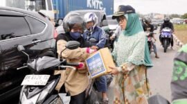 Aksi Penggalangan Dana Kemanusiaan bagi korban bencana di Aceh, Sumatera Utara, dan Sumatera Barat, di Simpang Gelael, Batamcentre, Sabtu (6/12/2025). Foto: DISKOMINFO BATAM