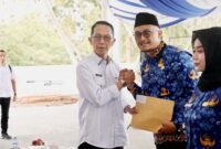 Penyerahan SK tersebut digelar di Panggung Utama Dataran Engku Putri, Batamcentre, Senin (8/12/2025).Foto: Diskominfo Batam