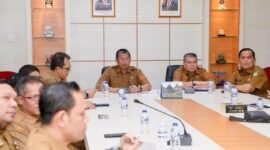 rapat koordinasi lanjutan untuk mematangkan persiapan peringatan HJB ke-196 di Kantor Wali Kota Batam, Senin (8/12/2025).Foto: Diskominfo Batam