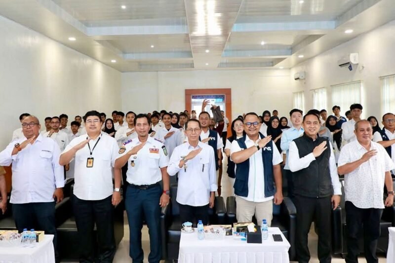 Pelatihan Tanggung Jawab Sosial dan Lingkungan (TJSL) yang digelar InJourney Aviation Services (IAS) di Aula Kantor Dinas Perhubungan (Dishub) Kota Batam, Senin (8/12/2025). Foto: Diskominfo Batam