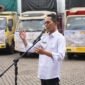 Tujuh truk bantuan logistik berupa sembako bagi masyarakat terdampak bencana di Sumatera Barat, dilepas langsung oleh Wali Kota Batam, Amsakar Achmad, di halaman Gedung Badan Pengusahaan (BP) Batam, Rabu (17/12/2025). Foto: Diskominfo Batam