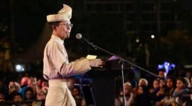 Wali Kota Batam Amsakar Achmad, saat malam puncak Hari Jadi Batam (HJB) di Dataran Engku Putri, Batamcentre, Sabtu (20/12/2025) malam.foto: Humas Diskominfo Batam