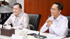 Rapat Koordinasi dan Diskusi Rencana Pelaksanaan Pilot Project Jargas di Kota Batam, yang dipimpin Wali Kota Batam Amsakar Achmad di Gedung Marketing Centre BP Batam, Senin (22/12/2025). Foto: Humas Diskominfo Batam