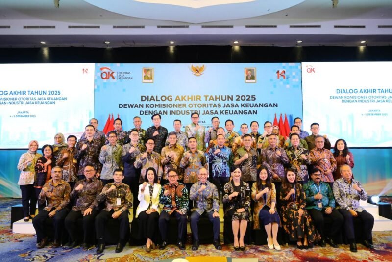 Ketua Dewan Komisioner OJK Mahendra Siregar dalam acara Dialog OJK dengan Industri Jasa Keuangan di Jakarta, Kamis (4/12). (Ist)