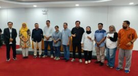Forum Jurnalis Pariwisata (FJP) Kepri dikukuhkan, sekaligus menetapkan Novianto sebagai Ketua FJP Kepri periode perdana, Jumat (5/12/2025) kemarin, di Restoran Ocean Seafood Batam Center. (Ist)