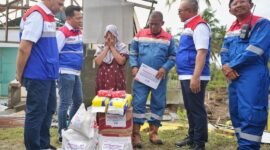 Direktur Utama PGN turun langsung meninjau lokasi terdampak banjir di Lhokseumawe, Aceh dan menyerahkan bantuan logistik untuk memenuhi kebutuhan pokok masyarakat yang terdampak bencana, Senin (15/12/2025). PT PGN
