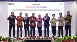 Penandatanganan oleh Direktur Utama Telkom Dian Siswarini dan Direktur Utama InfraNexia I Ketut Budi Utama disaksikan oleh Managing Director Business-2 Danantara Setyanto Hantoro dan Komisaris Telkom Rizal Mallarangeng di Jakarta, Kamis (18/12). Foto: TelkomGroup
