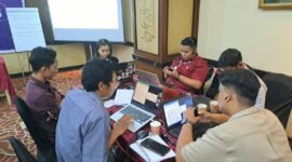 Sebanyak 19 jurnalis Batam mengikuti Uji Kompetensi Jurnalis (UKJ) yang digelar oleh AJI selama dua hari, Sabtu–Minggu (20–21/12/2025), di Hotel PIH Batam. Foto: Istimewa