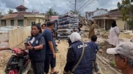 Ikatan Jurnalis Televisi Indonesia (IJTI) Koordinator Wilayah Sumatera kembali turun langsung menyalurkan bantuan kemanusiaan kepada korban banjir di sejumlah wilayah Sumatera, Sabtu (20/12/25). Foto: Istimewa