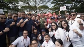 Kesiapan Relawan BUMN Peduli yang digelar di area Bandara Kualanamu, Sumatra Utara, Jumat (19/12). Foto: TelkomGroup