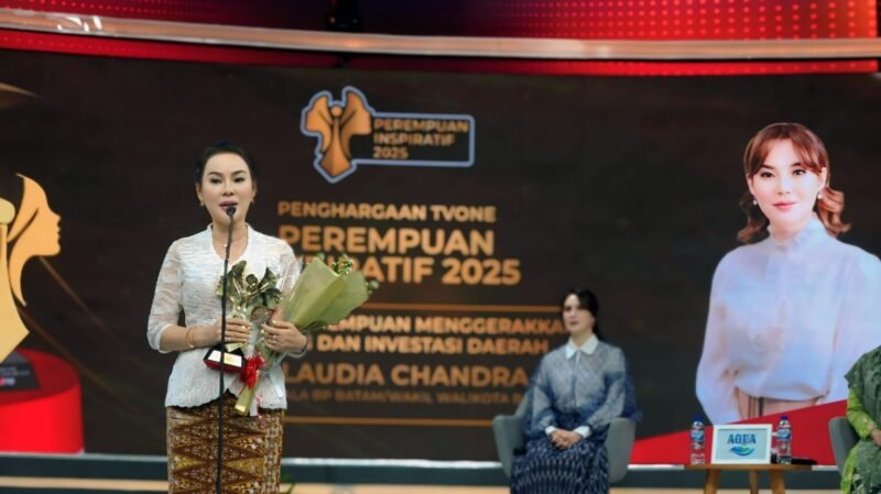 Wakil Kepala BP Batam, Li Claudia Chandra, meraih dua penghargaan bergengsi pada Peringatan Hari Ibu Nasional, Senin (22/12/2025). Foto: BP Batam