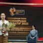 Wakil Kepala BP Batam, Li Claudia Chandra, meraih dua penghargaan bergengsi pada Peringatan Hari Ibu Nasional, Senin (22/12/2025). Foto: BP Batam