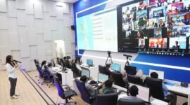 Menteri Komunikasi dan Digital Meutya Hafid dalam kegiatan monitoring Posko Nataru di Kantor Kementerian Komdigi, Jakarta Pusat, Selasa (30/12/2025). Foto: Infopublik