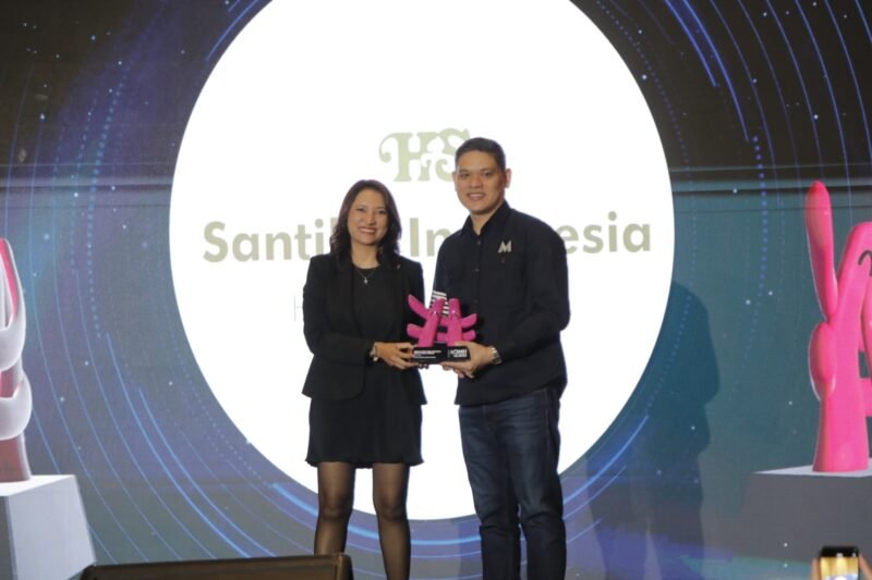 Santika Indonesia Hotels & Resorts, dalam program GM For a Day” meraih Marketeers Digital Marketing Heroes 2025 kategori Brand Activation Through Social Media Heroes, waktu lalu. Foto: Istimewa
