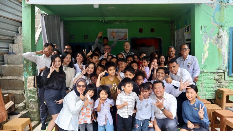 Swiss Bellhotel Group menyalurkan bantuan sosial kepada Yayasan Panti Asuhan Viran Sejahtera dalam rangka perayaan Natal dan Tahun Baru (Nataru), Senin (29/12/2025). Foto: Istimewa