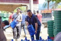 Telkomsel kembali salurkan bantuan CSR dan posko layanan di Padang. Foto: Telkomsel