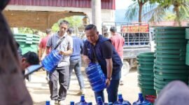 Telkomsel kembali salurkan bantuan CSR dan posko layanan di Padang. Foto: Telkomsel