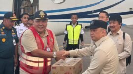 Kementerian Perhubungan (Kemenhub) melalui Direktorat Jenderal Perhubungan Udara (Ditjen Hubud) terus mempercepat penyaluran bantuan kemanusiaan untuk korban banjir bandang dan tanah longsor di Aceh, Sumatra Utara, dan Sumatra Barat. (KEMENHUB)