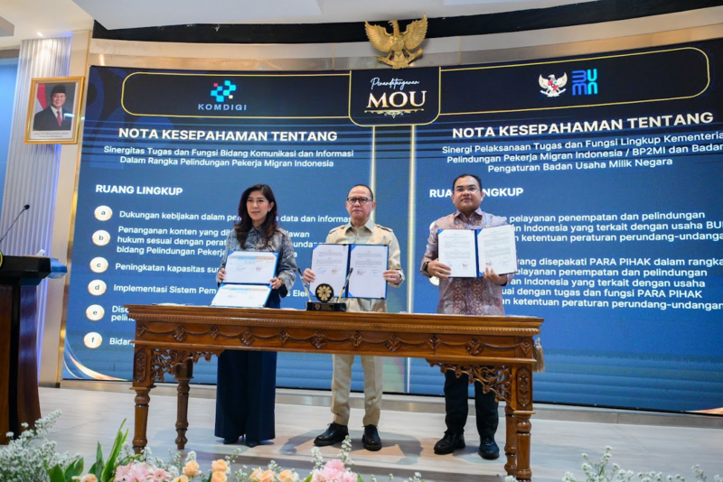 Menteri Komunikasi dan Digital Meutya Hafid dalam acara Pendatanganan Nota Kerjasama Kemtenterian Komdigi dengan KP2MI di Jakarta Selatan, Senin (15/12/2025). Foto: Humas Kemkomdigi