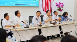 Menkes Budi Gunadi Sadikin bersama para jajaran Kemenkes. Foto: Kemenkes

