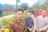 Anggota/Deputi Bidang Infrastruktur BP Batam, Mouris Limanto, saat melakukan survei pendestrian di Habour Bay, Batam, Jumat (2/1/2026). 