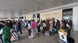 Suasana di area keberangkatan Bandara Internasional Hang Nadim Batam, senin (5/1/2026). Metroposid