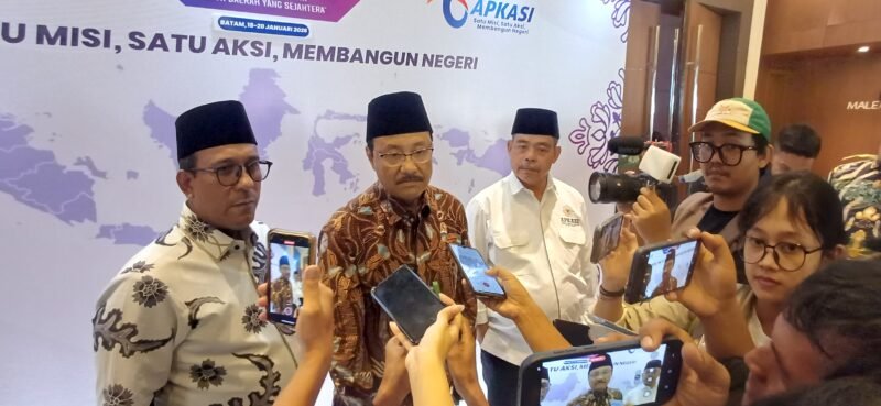 Mensos RI Saifullah Yusuf saat menghadiri Rapat Kerja Nasional XVII APKAidi di Aston Hotel Batam, Selasa (20/1/2026). Foto: Istimewa