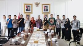 Pertemuan antara Jajaran Diskominfo Kepri dengan Bagian Tata Usaha dan Umum Kanwilkumham Kepri di Collaboration Room Kantor Dinas Kominfo Kepri, Gedung B 2 Dompak, Kamis (22/1/2026). Foto: Diskominfo Kepri 