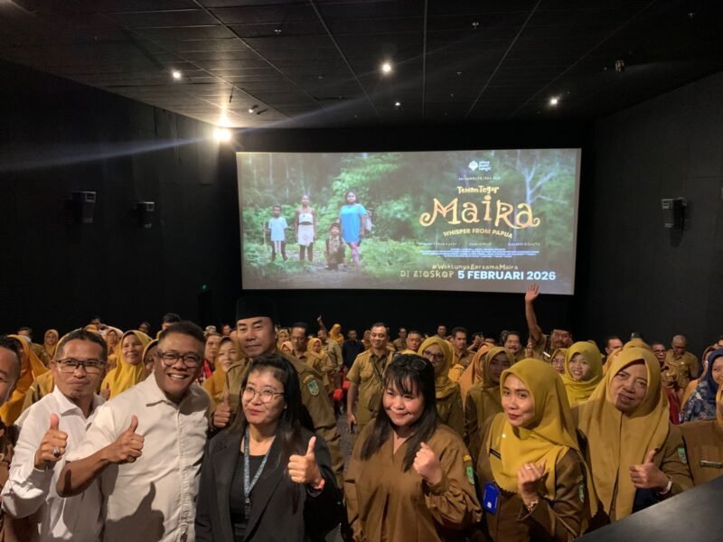 Ratusan kepala sekolah SD dan SMP menghadiri nonton bareng film Teman Tegar “Maira – Whisper from Papua” di Cinepolis Mal Botania 2 Batam, Senin (12/1/2026). Foto: Istimewa