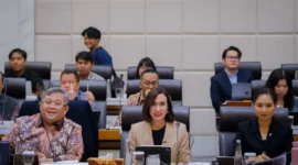 Menteri Pariwisata Widiyanti Putri Wardhana memaparkan capaian sektor pariwisata Indonesia sepanjang 2025 dan rencana kerja Kementerian Pariwisata 2026 dalam rapat kerja bersama Komisi VII DPR RI di Gedung DPR RI, Jakarta, Rabu (21/1/2026). Foto: Istimewa