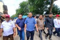 Deputi Infrastruktur BP Batam, Mouris Limanto, saat meninjau bersama Wakil Menteri UMKM RI, Helvi Yuni Moraza. di kawasan Tanjung Pantun, Batuampar, Kota Batam, Jumat (9/1/20260. 
