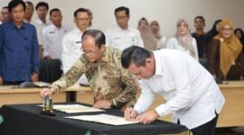 Pemprov Kepri menandatangani Nota Kesepakatan dan Rencana Kerja Sama bersama Badan Pengembangan dan Pembinaan Bahasa (Badan Bahasa), Rabu (28/1/2026). Foto: Humas Diskominfo Kepri