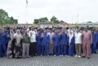 Wagub Nyanyang bersama tenaga pendidikan dan siswa SMKN 5 Batam, Jumat (9/1/2026). Foto: Diskominfo Kepri