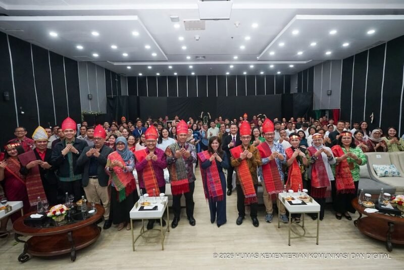 Menteri Komunikasi dan Informatika Meutya Hafid dalam Natal Bersama Komunitas Pegawai Kristiani Kementerian Komunikasi dan Digital (KOMPAK) di Kantor Kementerian Komdigi, Jakarta Pusat, Kamis (15/01/2026). Foto: Humas Kemkomdigi