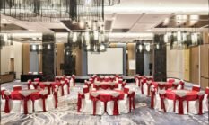 Grand Mercure Batam Gelar Reunion Dinner Imlek “Fire Horse”