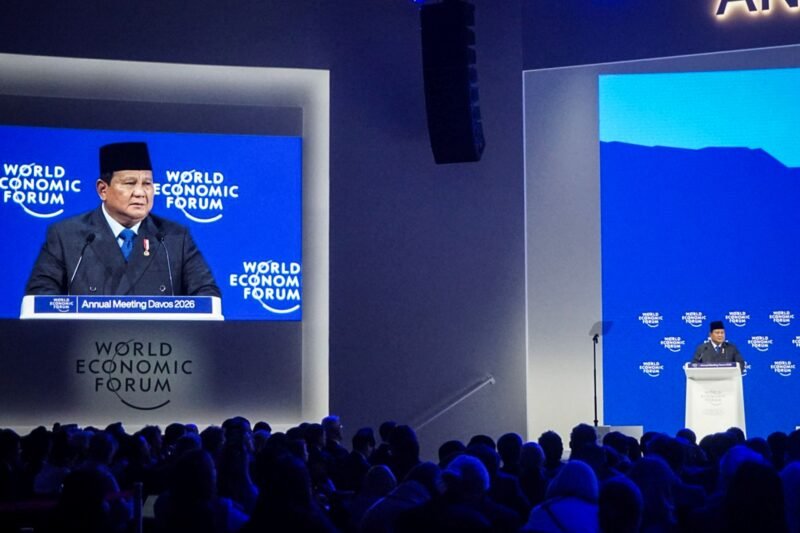 Presiden Prabowo Subianto menyampaikan pidato saat World Economic Forum (WEF) 2026 di Congress Hall, Davos, Swiss, Kamis (22/1/2026). Presiden Prabowo dalam pidatonya membahas Danantara dan peran dalam ekonomi Indonesia. ANTARA FOTO/Aria Cindyara/bay/tom.
