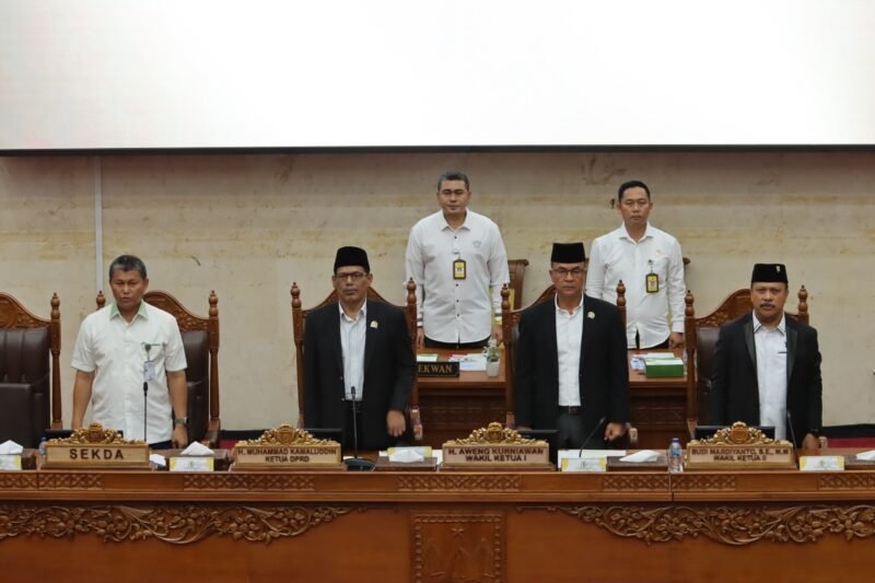 Rapat paripurna untuk membahas pendapat Wali Kota Batam terhadap Rancangan Peraturan Daerah (Ranperda) tentang Lembaga Adat Melayu (LAM), Rabu (14/1/2026). Foto: Humas Sekwan Batam