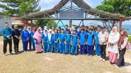 PWI Batam memberikan pelatihan di SMP Negeri 2 Batam, Belakang Padang, kota Batam. Foto: Istimewa