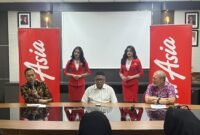 AirAsia Malaysia resmi membuka rute internasional baru yang menghubungkan Kuala Lumpur International Airport (KUL) dengan Bandara Internasional Hang Nadim Batam (BTH), saat konferensi pers di Disbudpar Batam, Rabu (25/2/2026). 
