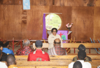 Wakil Menteri Dalam Negeri (Wamendagri) Ribka Haluk meninjau kesiapan akhir pembangunan Aula Sekolah Tinggi Alkitab (STA)/Sekolah Menengah Teologi Kristen (SMTK) Tom Bozeman di Sinakma, Wamena, Kabupaten Jayawijaya, Papua Pegunungan, Jumat (6/2/2026).Foto: Kemendagri