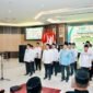 Wali Kota Batam, Amsakar Achmad, melantik DPK BKPRMI sekaligus membuka LDK Pemuda Remaja Masjid Kota Batam di Kantor Wali Kota Batam, Sabtu (21/2/2026). Foto: Humas Diskominfo Batam