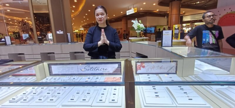The Palace Jeweler, merek perhiasan ternama di Indonesia di bawah naungan Central Mega Kencana (CMK), resmi membuka gerai terbarunya di K-Square Mall Batam, Jumat (6/2/2026). Foto: Metroposid