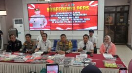 Polresta Barelang mengungkap 12 laporan polisi dan menangkap 19 tersangka laki-laki beserta barang haram Narkoba, saat konferensi pers di Mapolresta Barelang Batam, Rabu (11/2/2026). Foto: Istimewa
