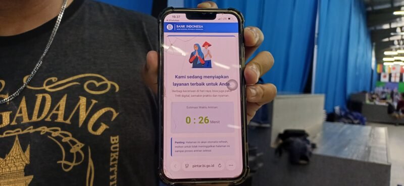 Penukaran uang secara daring melalui PINTAR.