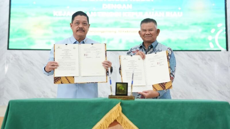 Badan Bank Tanah dan Kejati Kepri menandatangani Nota Kesepahaman (MoU) untuk menangani persoalan hukum perdata dan tata usaha negara di bidang pertanahan. Foto: Istimewa